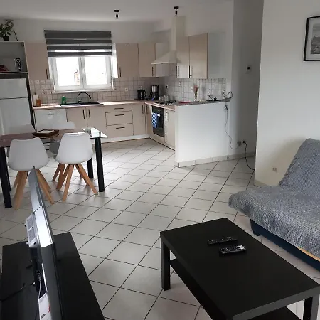 3 Pieces Avec Balcon Apartament